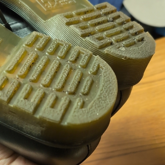 Doc Martens 24256 Black Leather - Picture 9 of 11